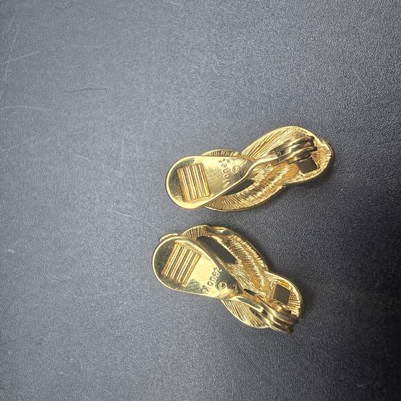 Monet Gold Tone Twisted Clip On Earrings Vintage Costume Jewelry - Picture 7 of 7